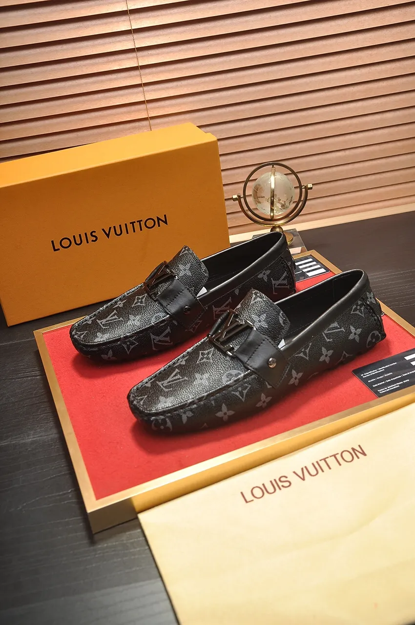 Men's men's shoes 💰420💶 [LV Doudou shoes] (water-dyed cowhide lining) new model is on the market, available on the official website. The new Doudou shoes are processed into single-color materials, and the uppers are made of imported cowhide material. The body of the shoe is fully hemmed with mark thread, and is lined with imported original cowhide leather. The elegant shoe shape is super suitable for all-matching, and the size is 38-44.